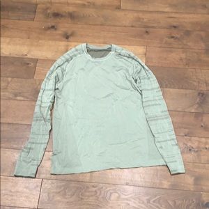 Lululemon Men’s long sleeve olive shirt